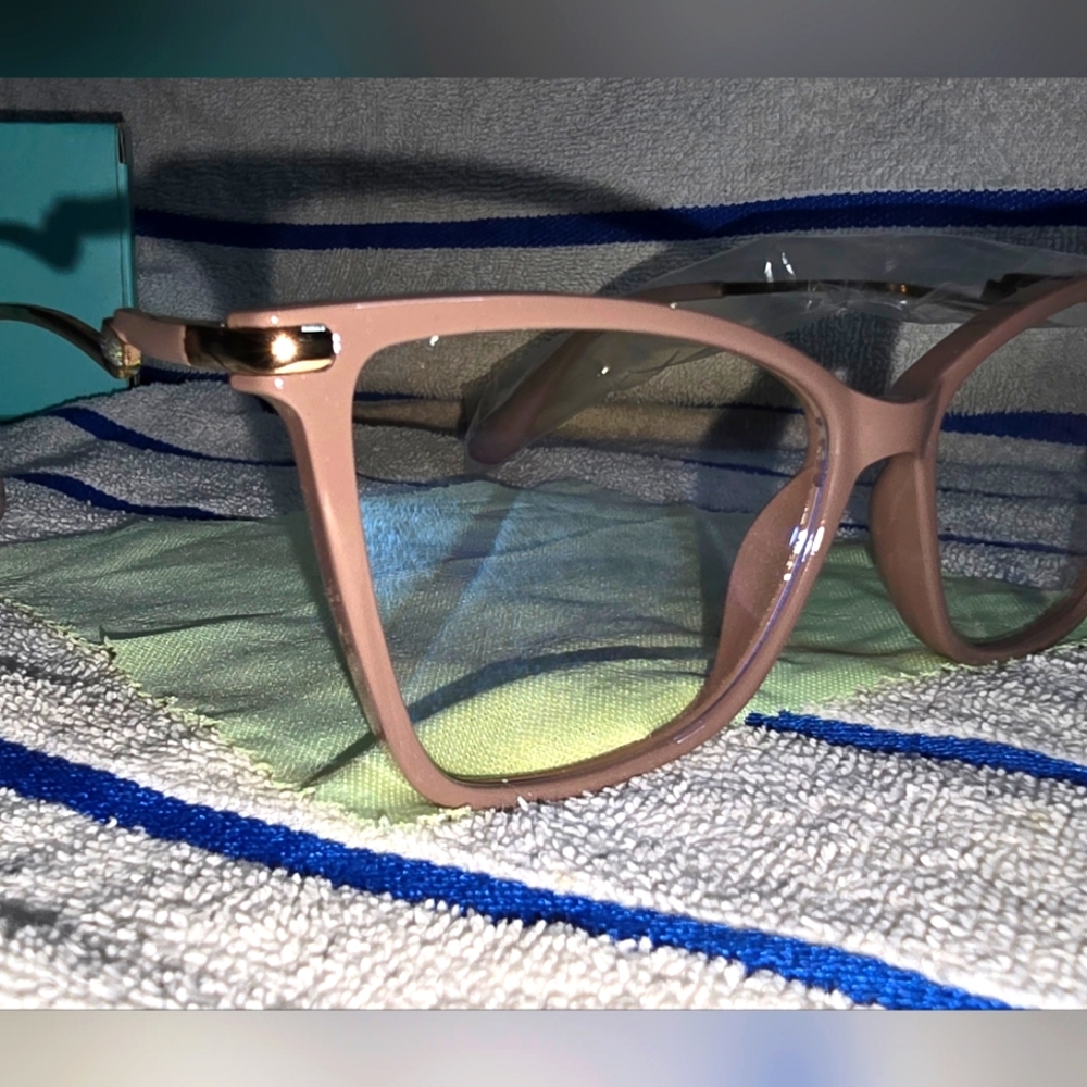 Glasses - Picture 10 of 15